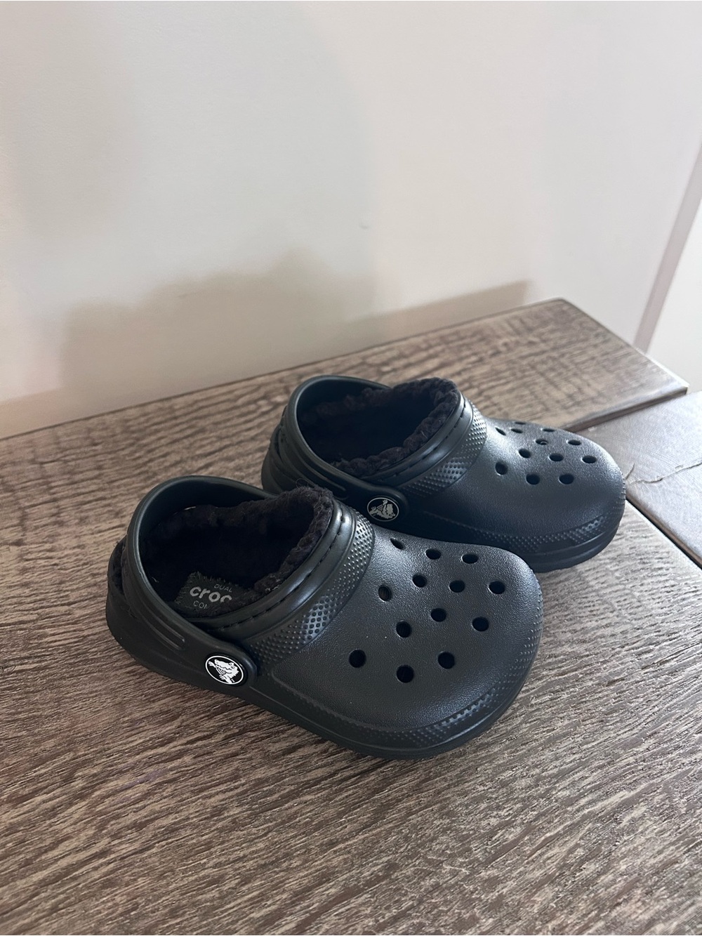 CROCS Kids Black Shearling Lined Clogs